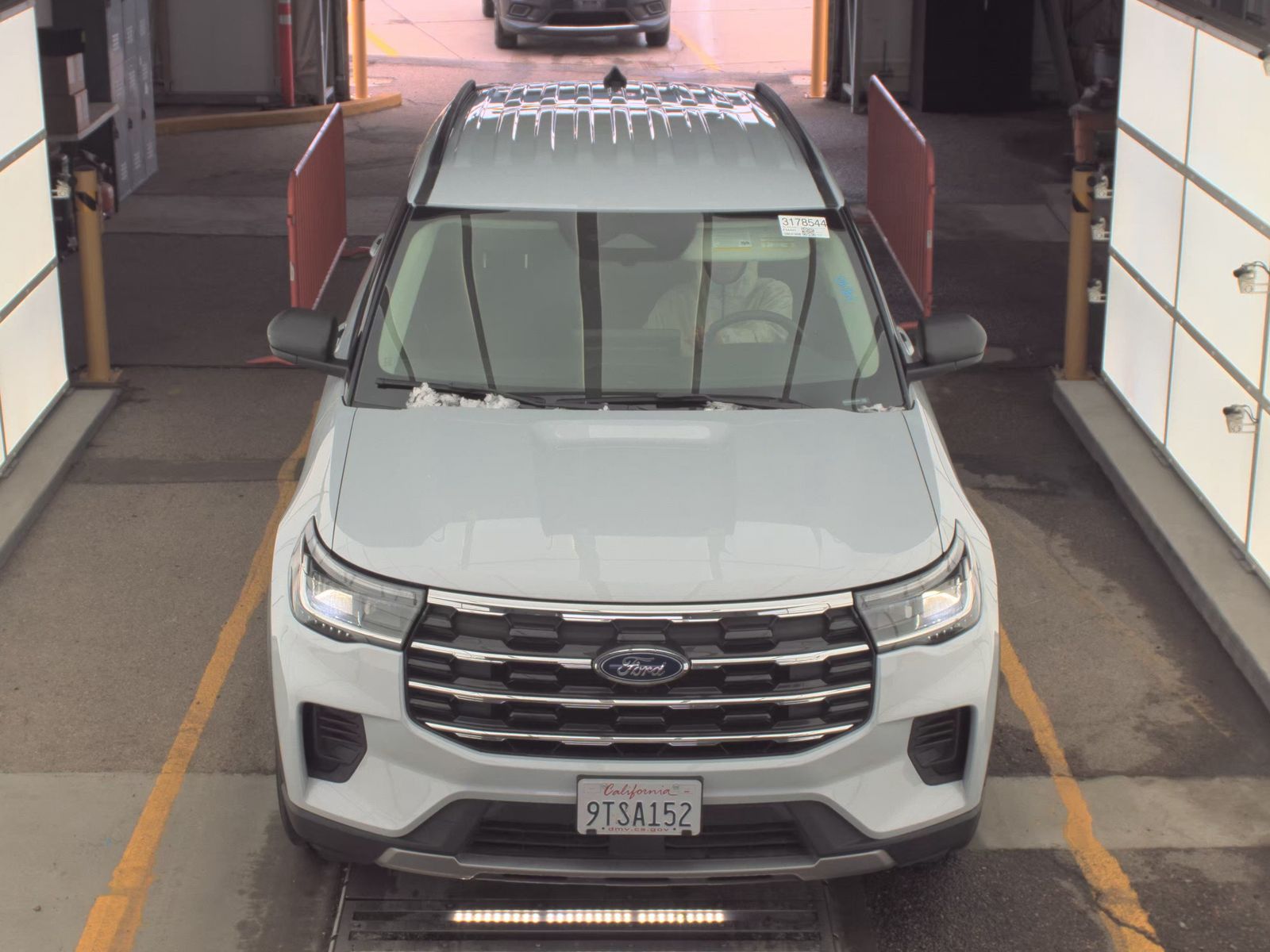 FORD EXPLORER - 3