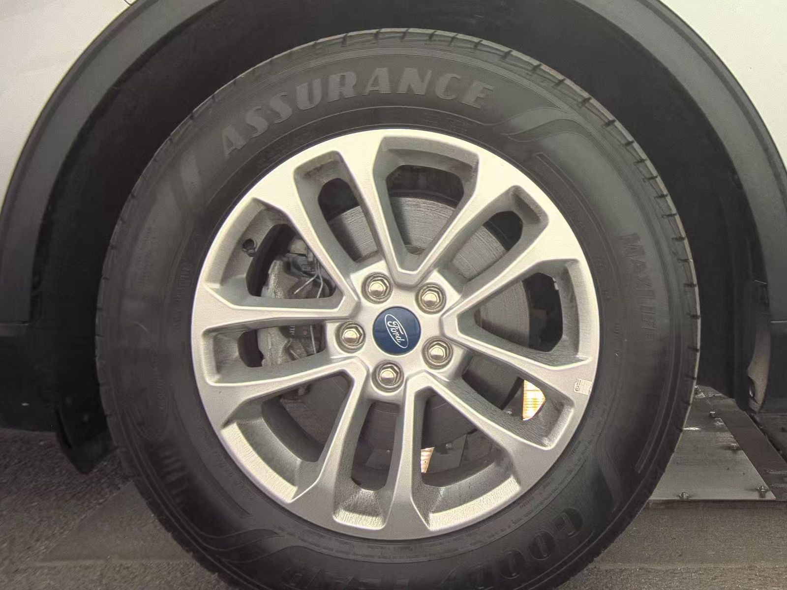FORD ESCAPE - 10