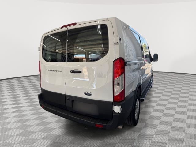 FORD TRANSIT 250 - 4
