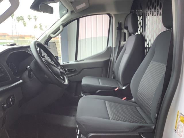 FORD TRANSIT 250 - 8