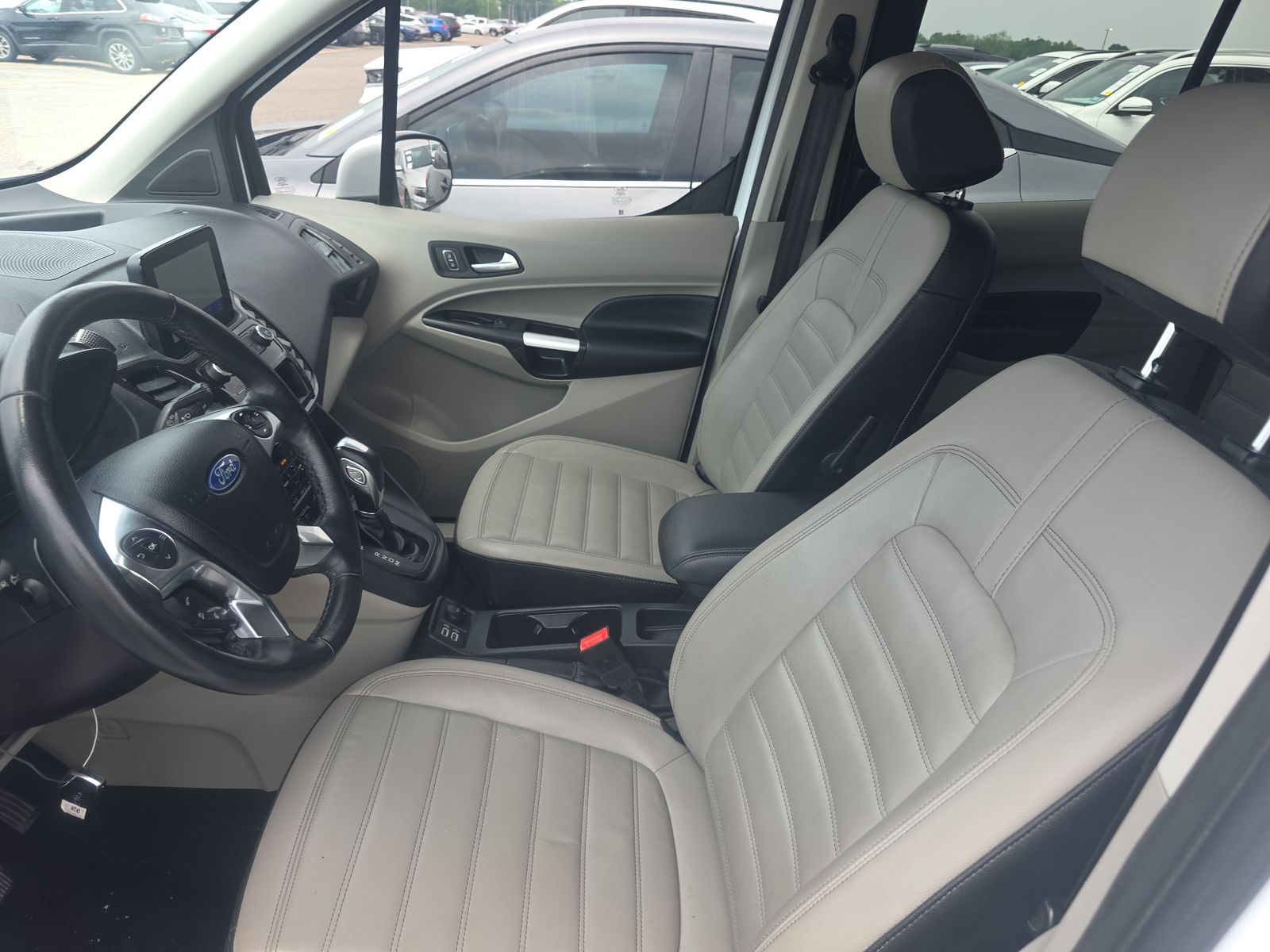 FORD TRANSIT CONNECT - 8