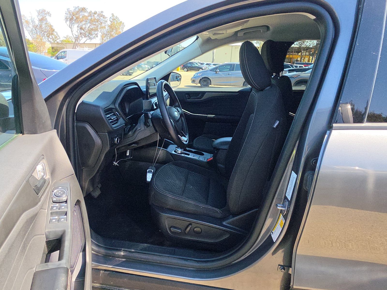 FORD ESCAPE - 8