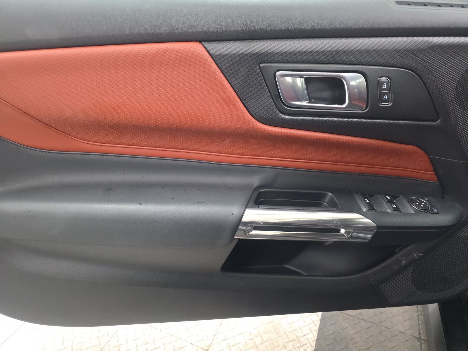 FORD MUSTANG - 10