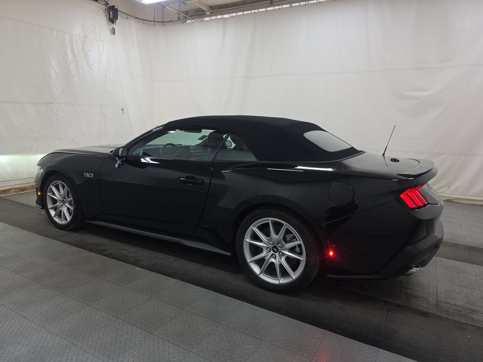 FORD MUSTANG - 7