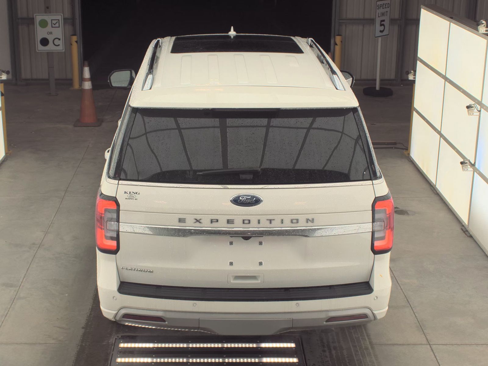 FORD EXPEDITION - 7