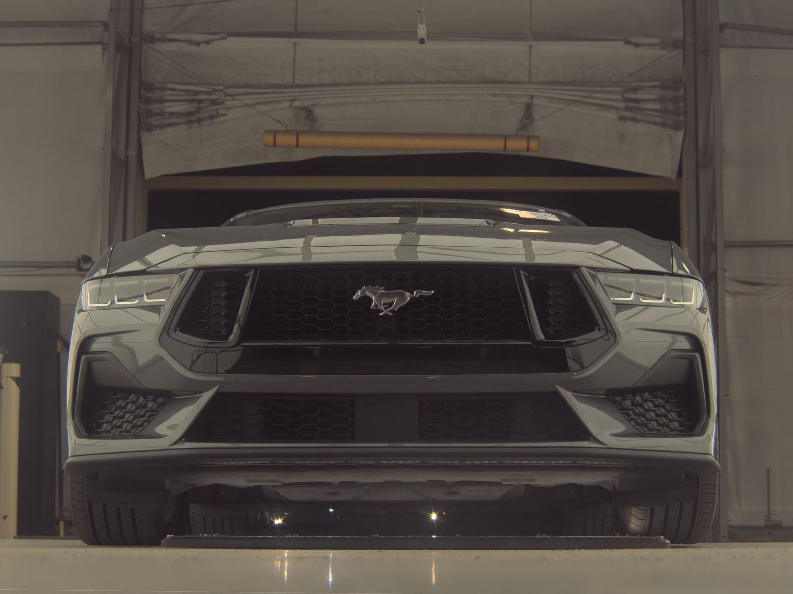 FORD MUSTANG - 4