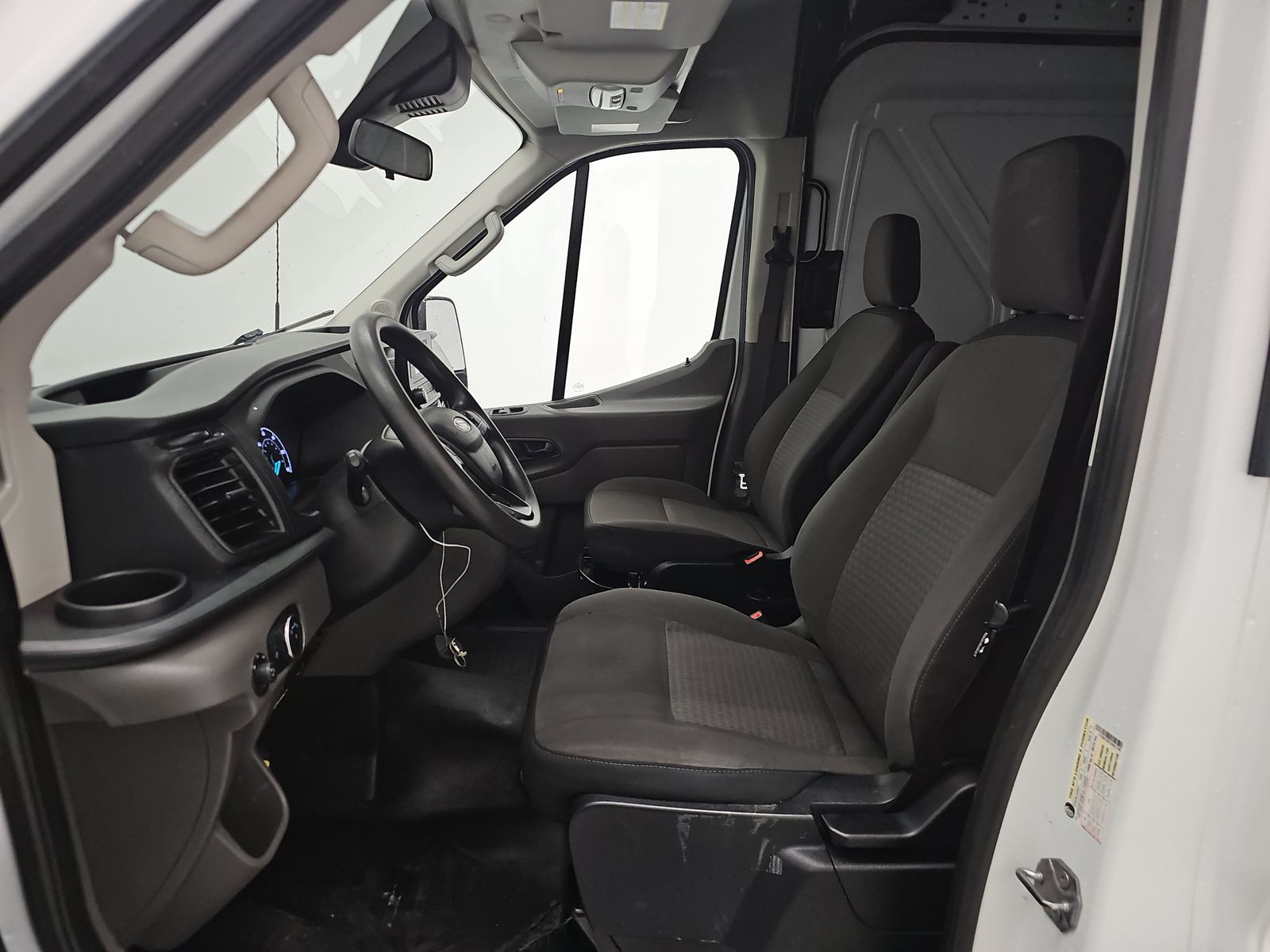 FORD TRANSIT 250 - 8