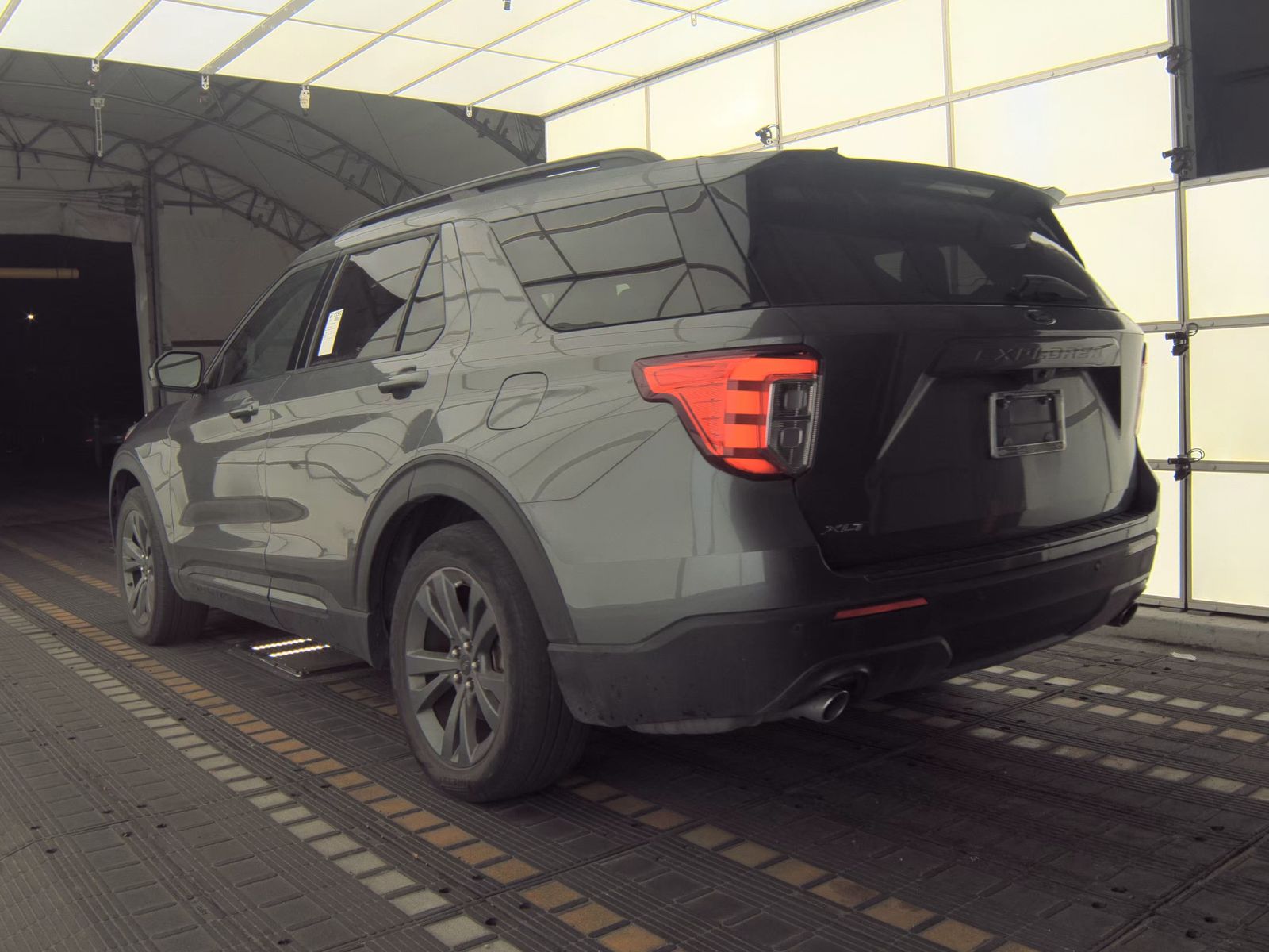 FORD EXPLORER - 9