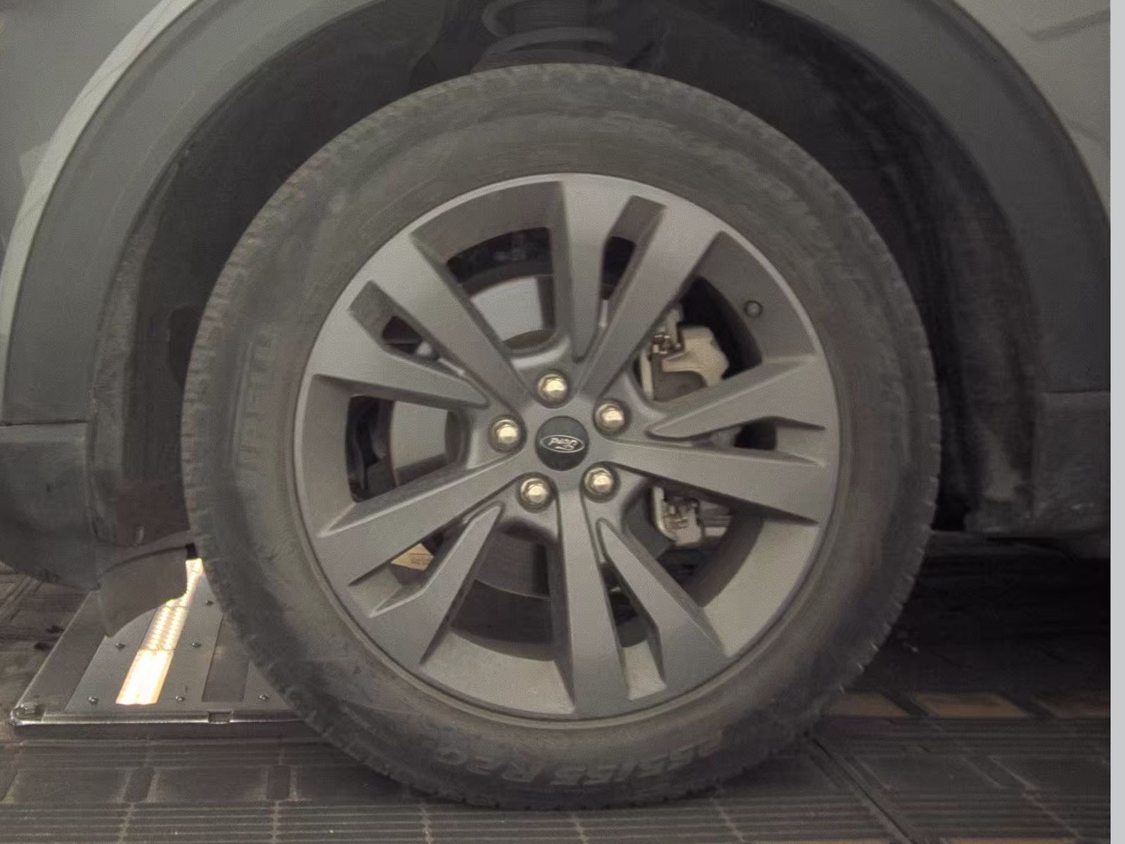 FORD EXPLORER - 10