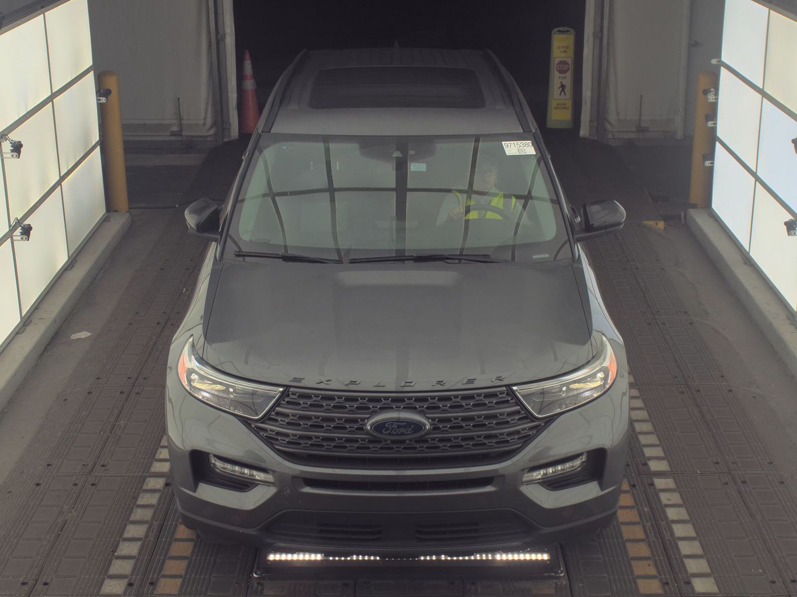 FORD EXPLORER - 3