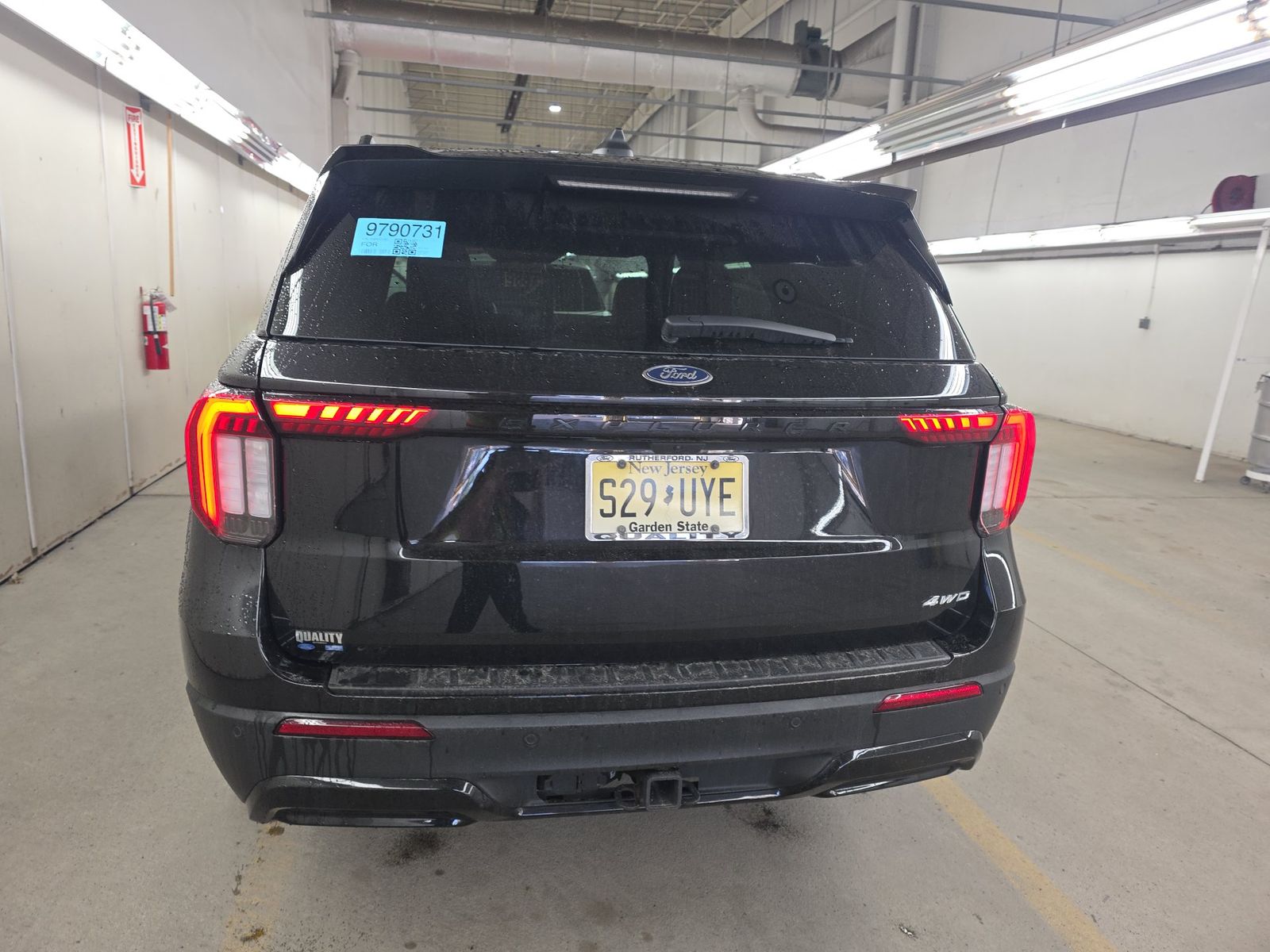 FORD EXPLORER - 6