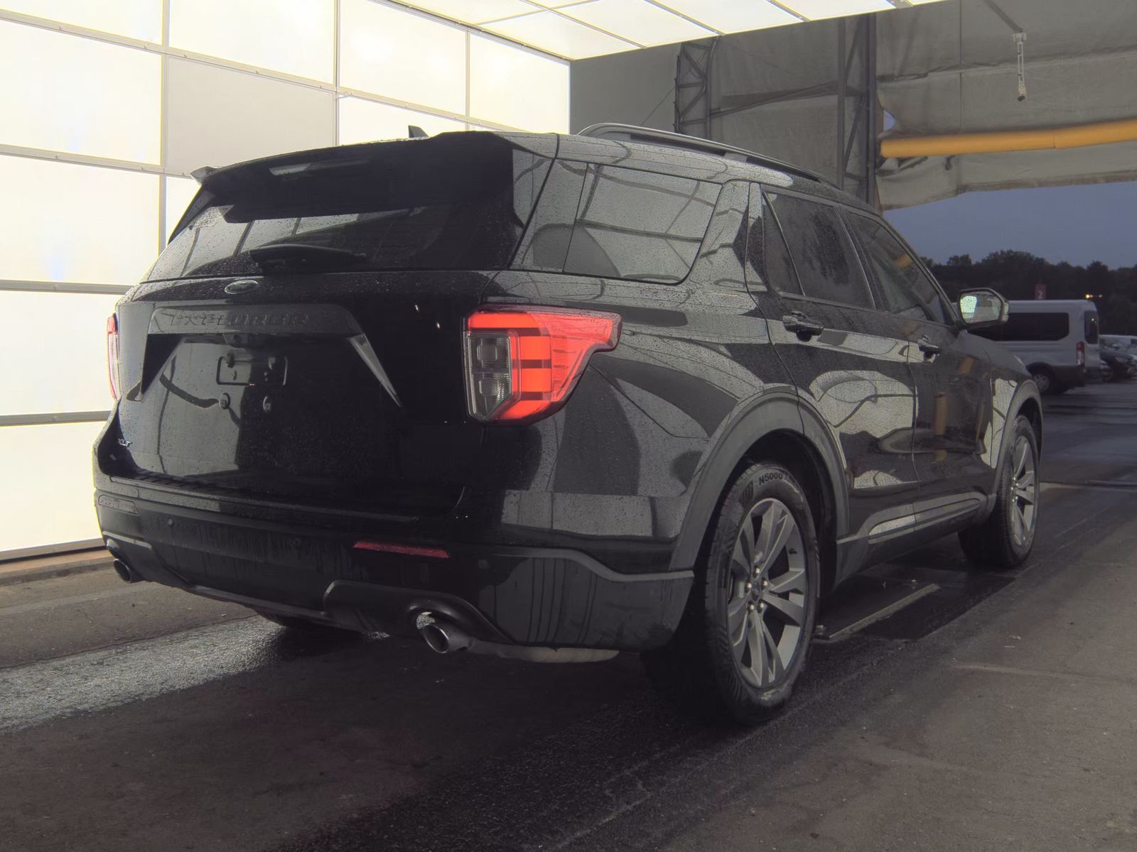 FORD EXPLORER - 6