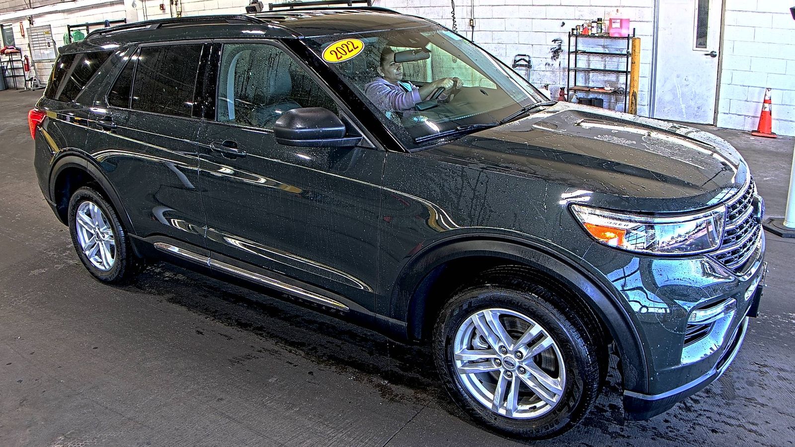 FORD EXPLORER - 4