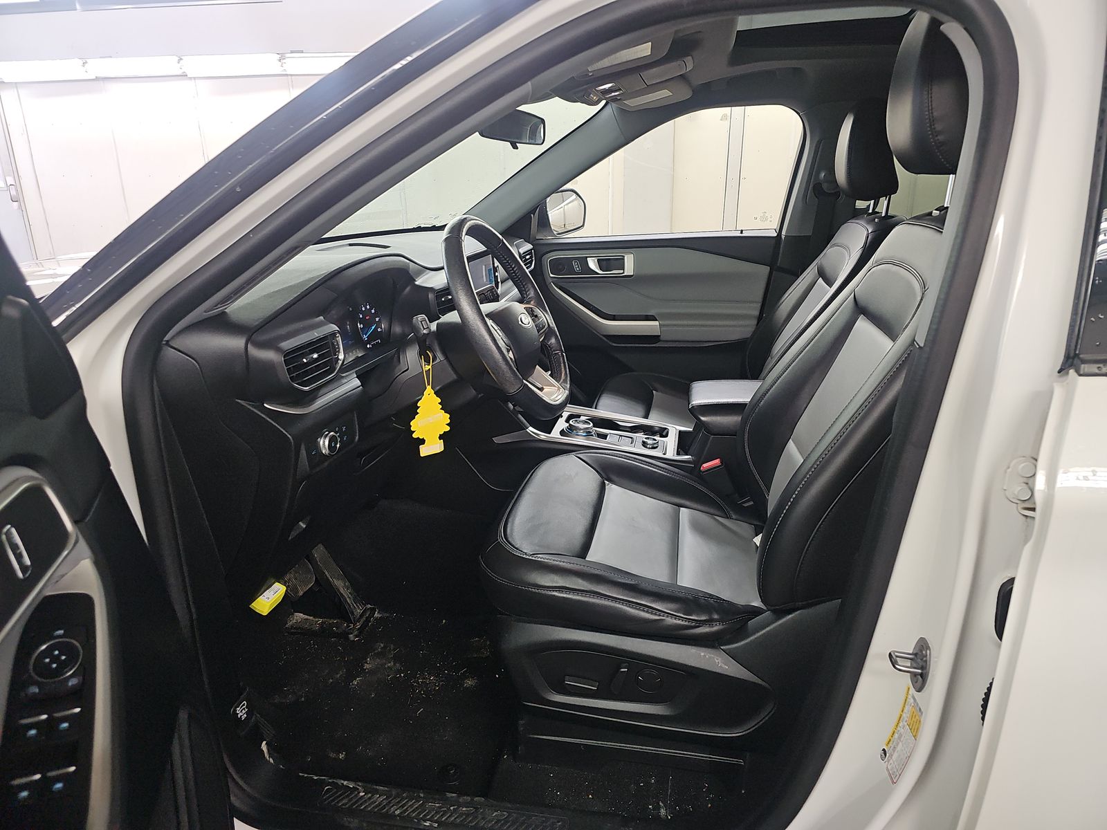 FORD EXPLORER - 8