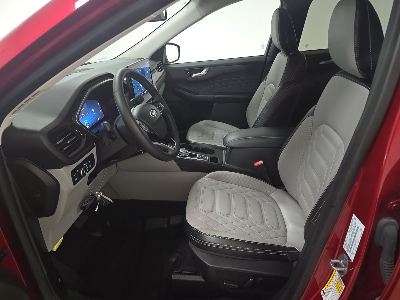 FORD ESCAPE - 8