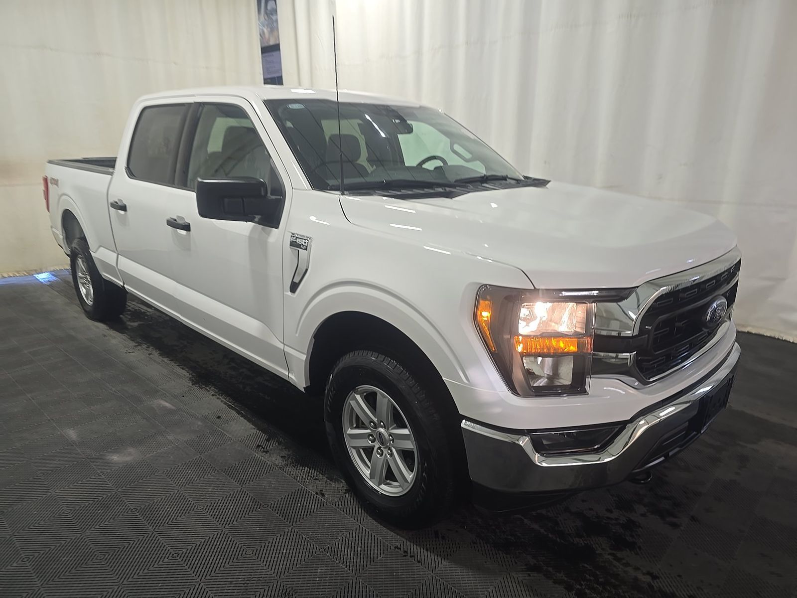 FORD F-150 - 4