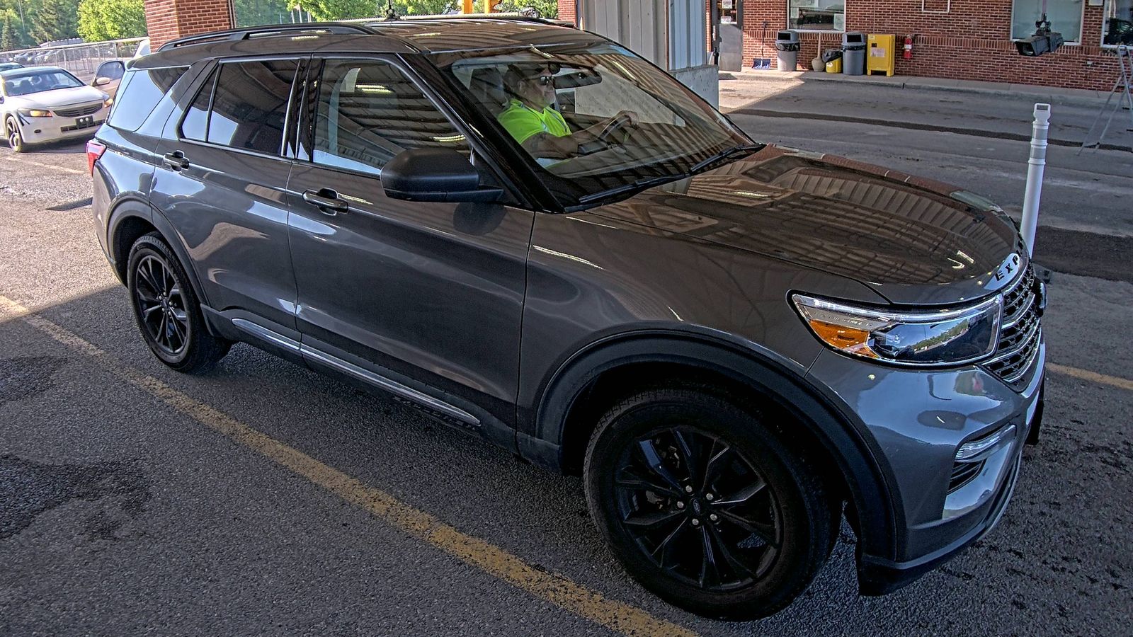 FORD EXPLORER - 4