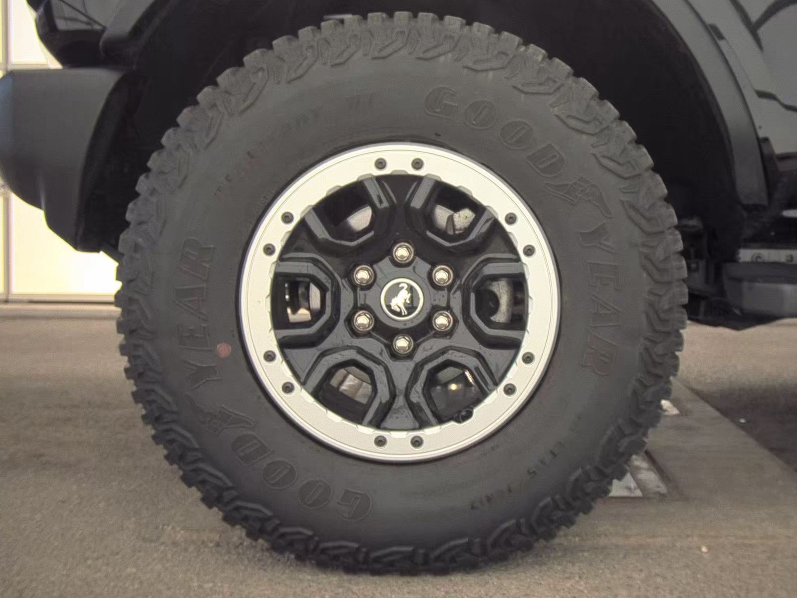 FORD BRONCO - 10
