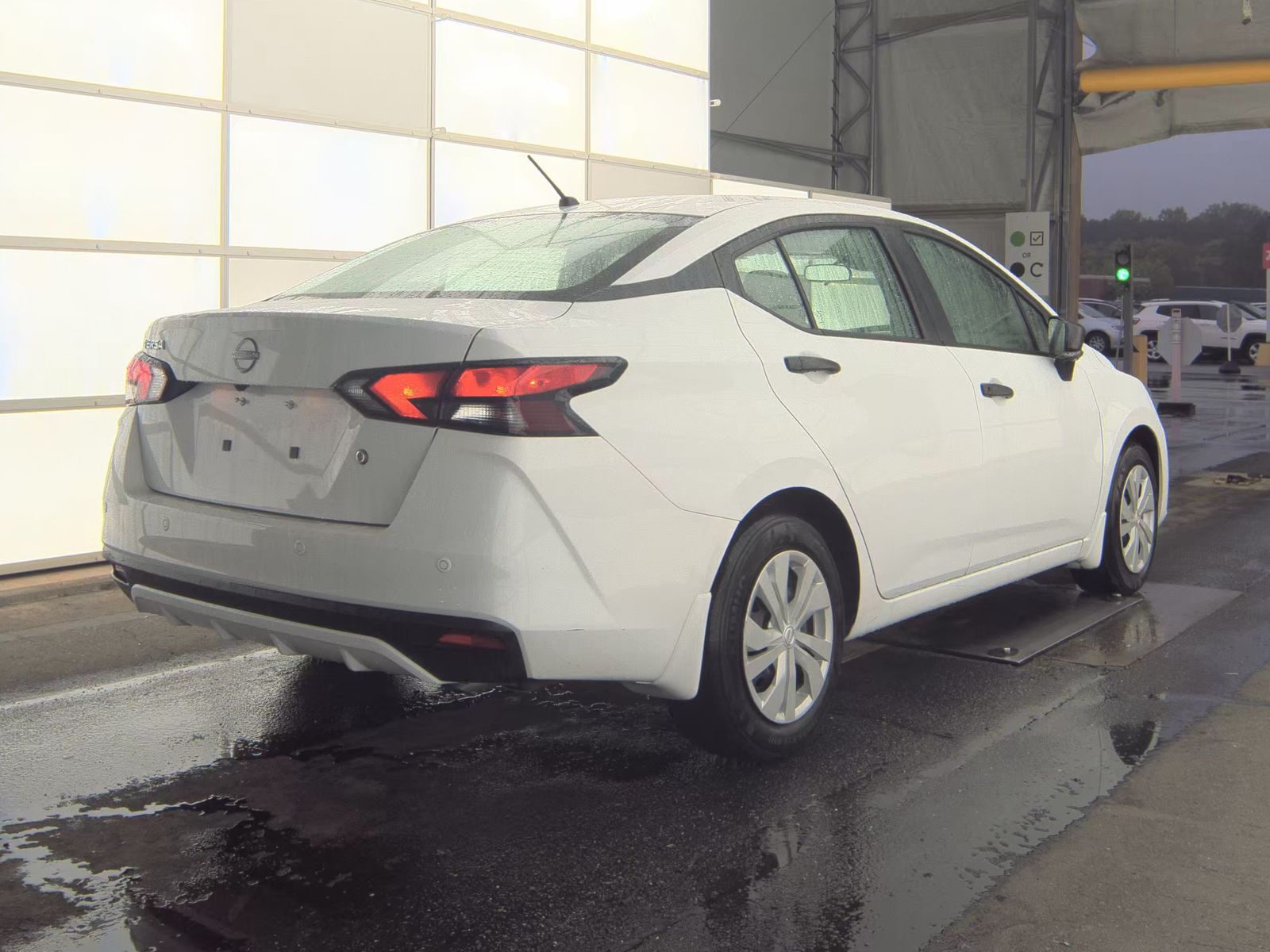 NISSAN VERSA - 6