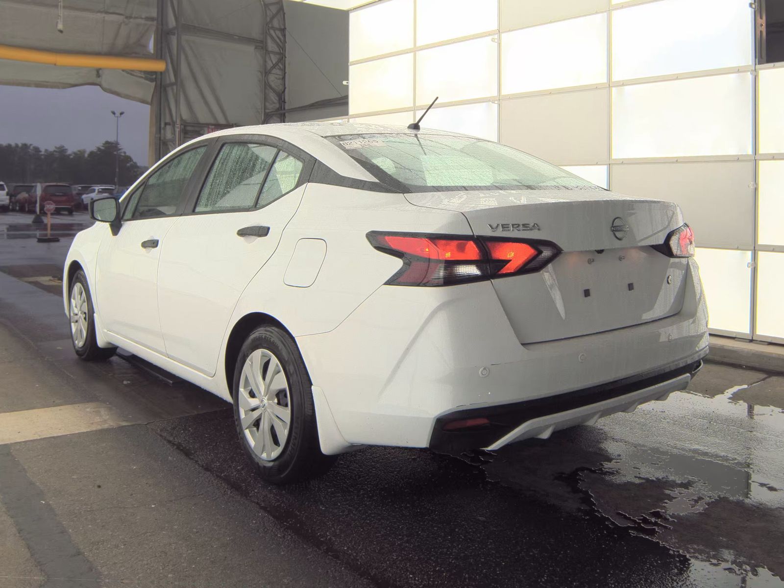 NISSAN VERSA - 9