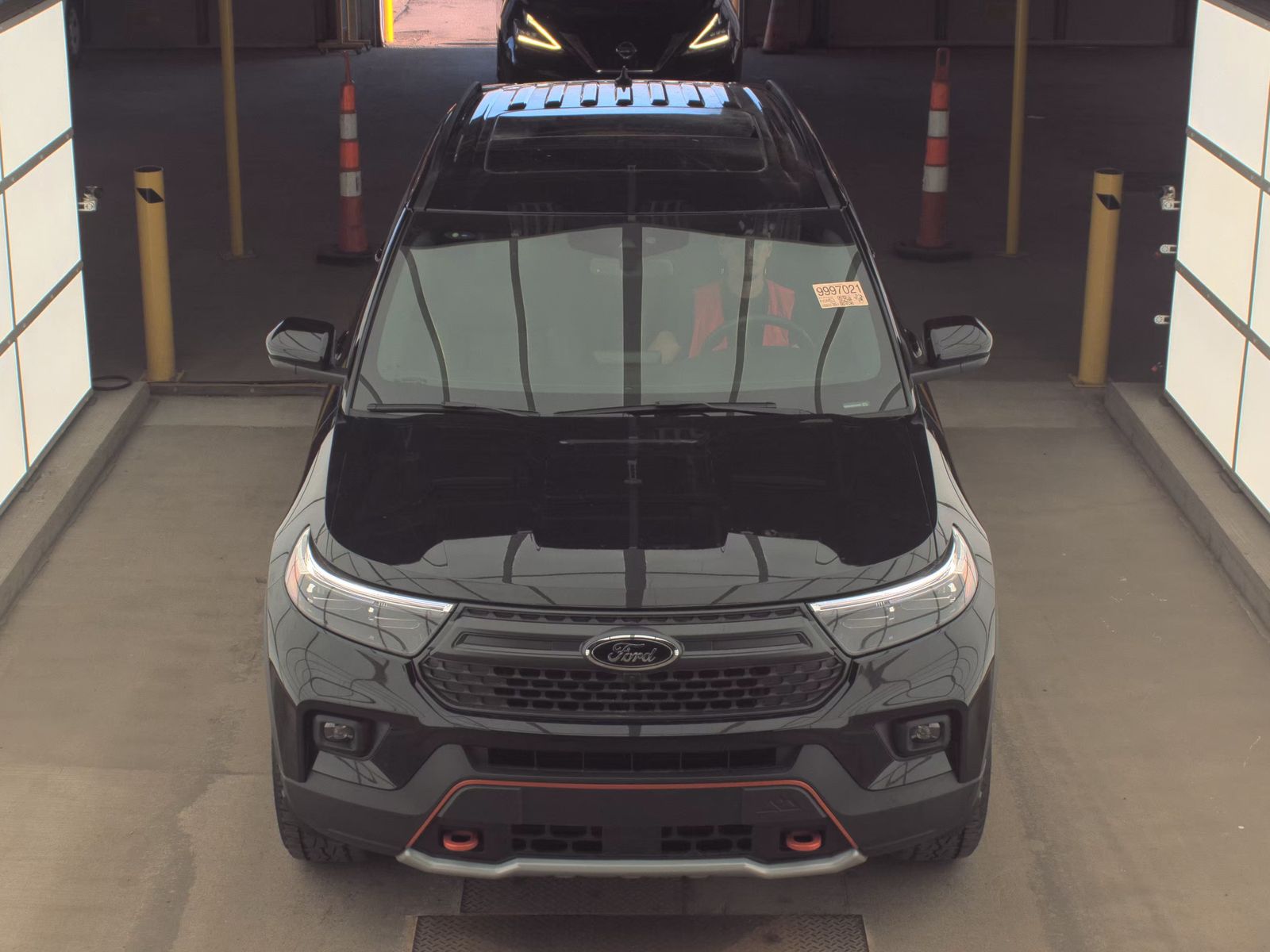 FORD EXPLORER - 3