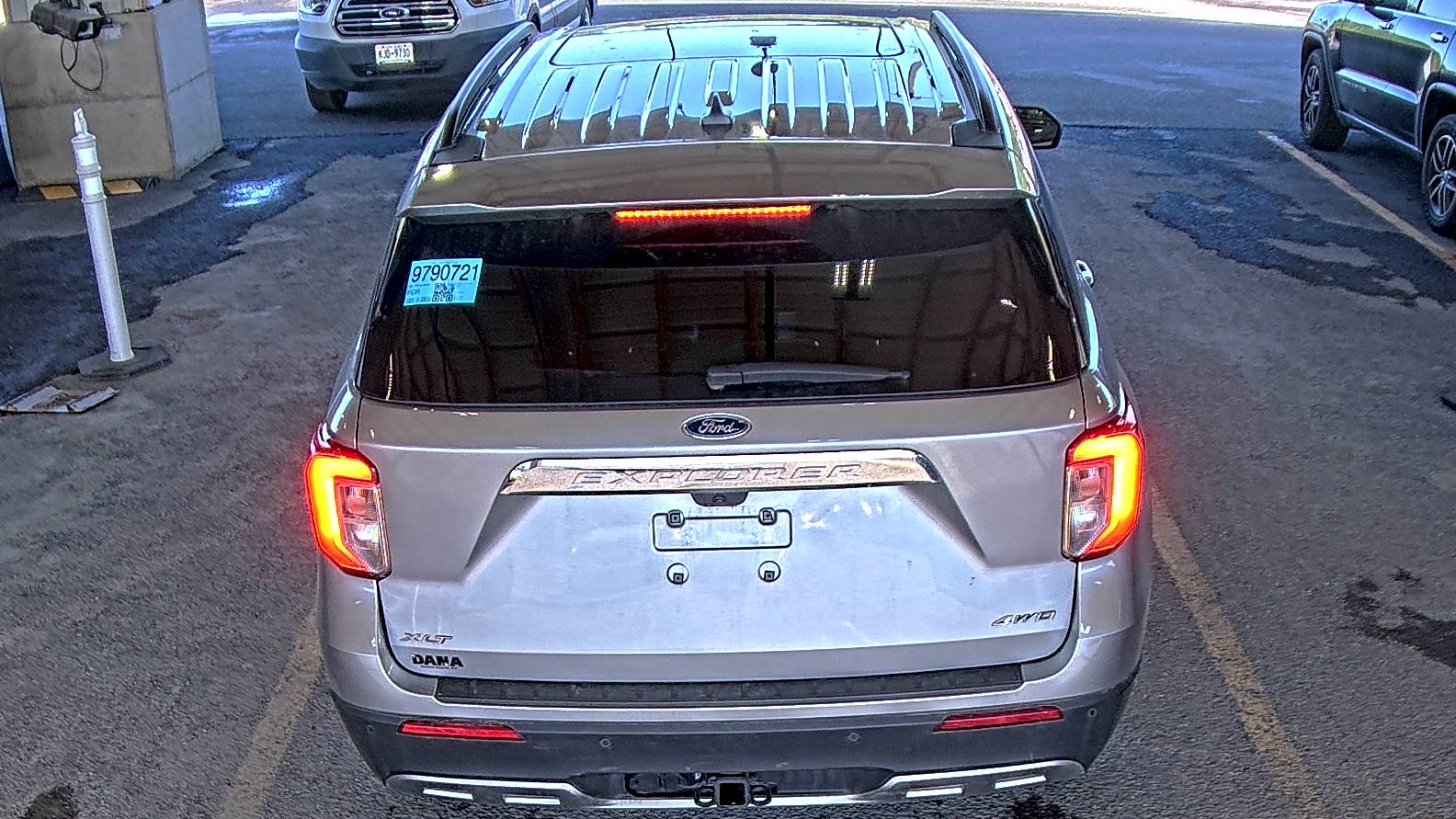FORD EXPLORER - 6
