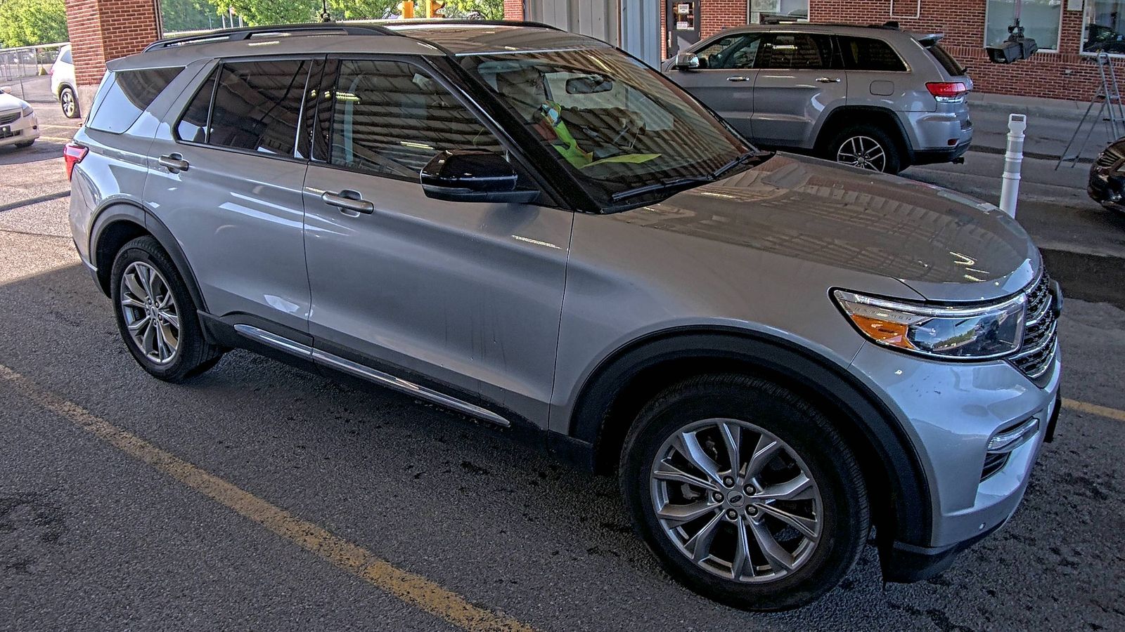 FORD EXPLORER - 4