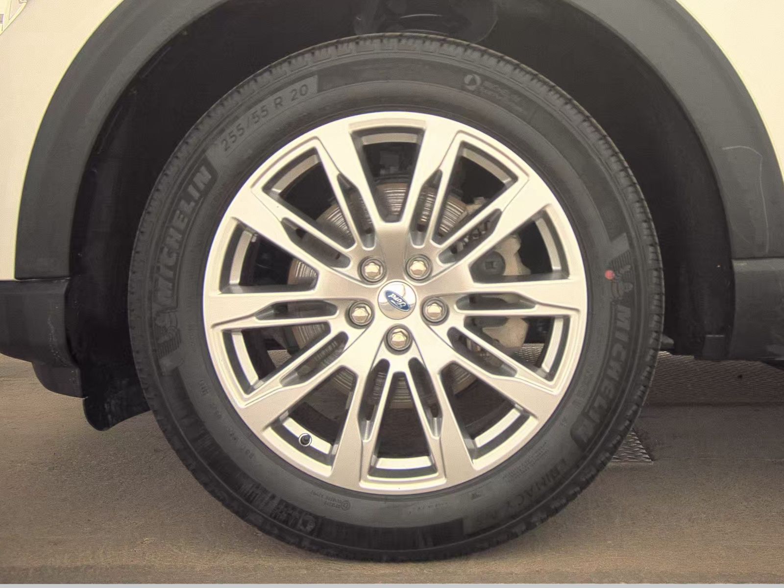 FORD EXPLORER - 10