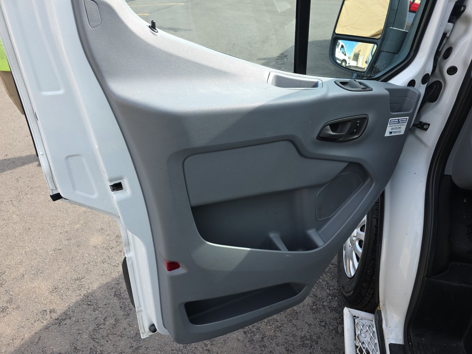 FORD TRANSIT 150 - 4