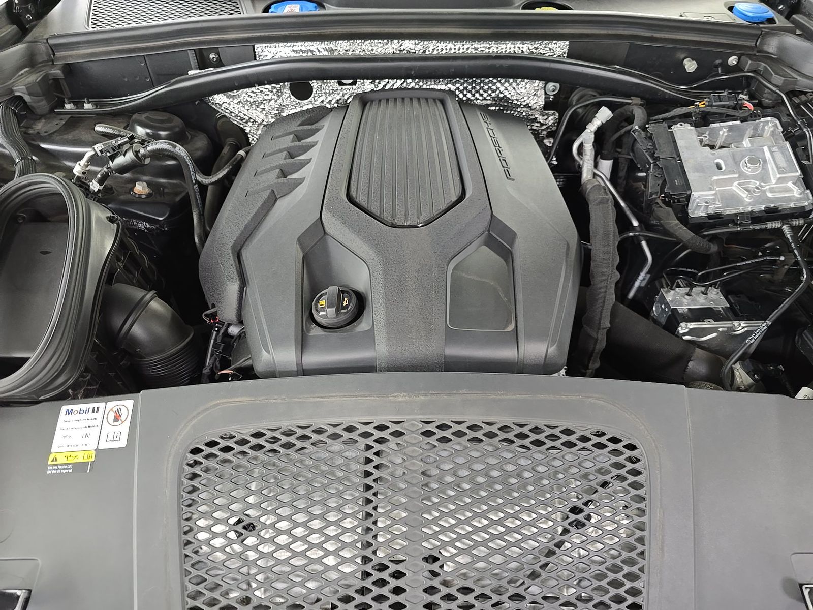 2023 Porsche Macan Base AWD