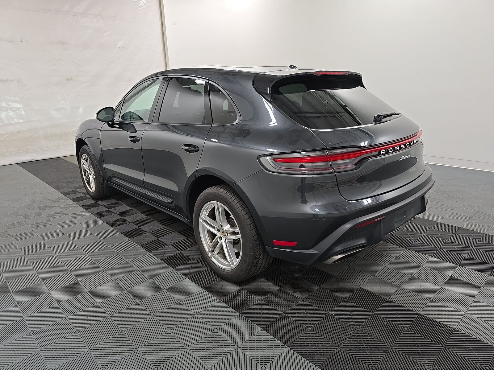 2023 Porsche Macan Base AWD