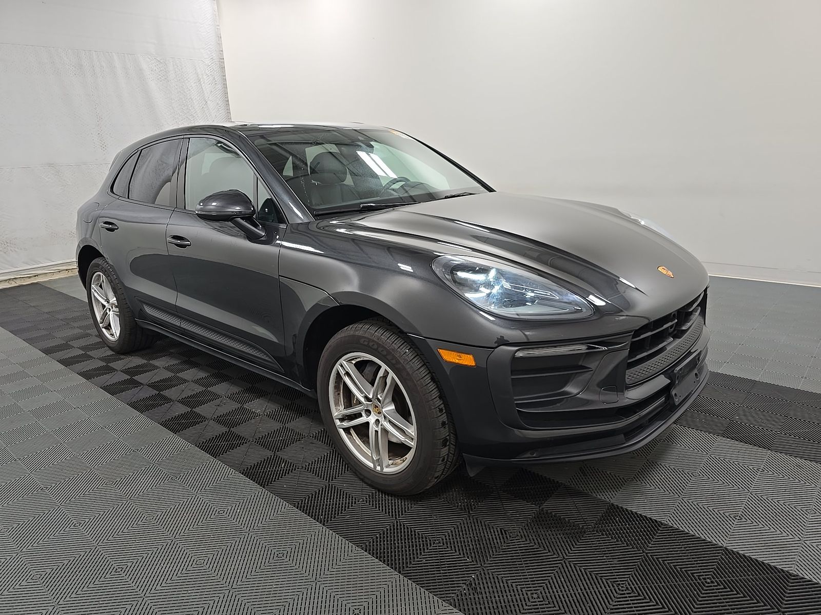 2023 Porsche Macan Base AWD