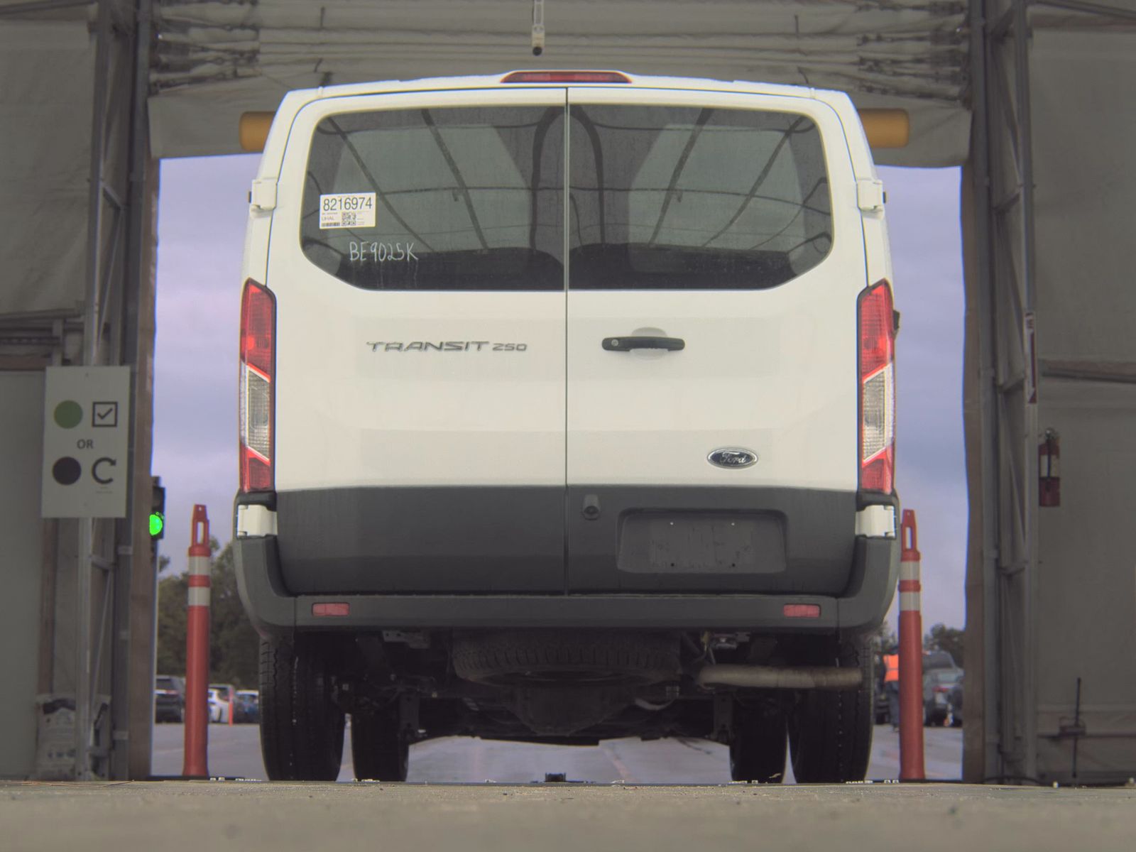 FORD TRANSIT 250 - 8