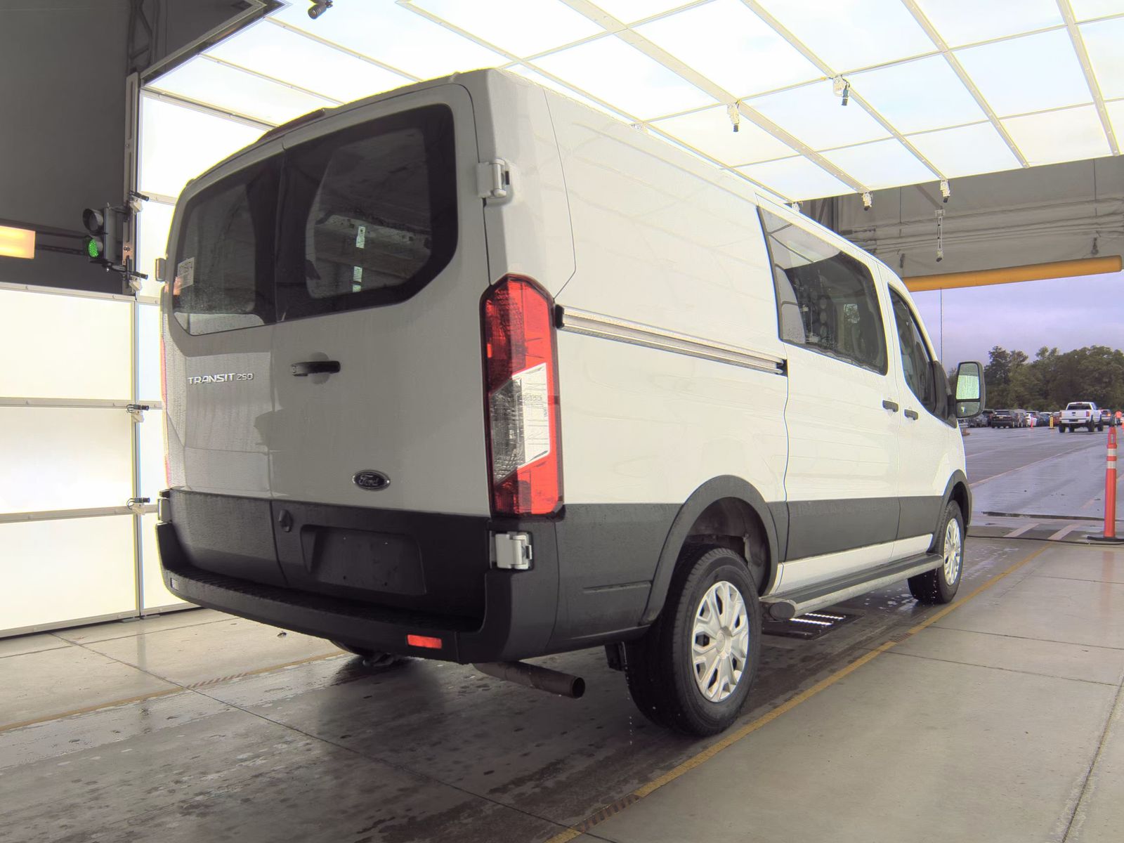 FORD TRANSIT 250 - 6
