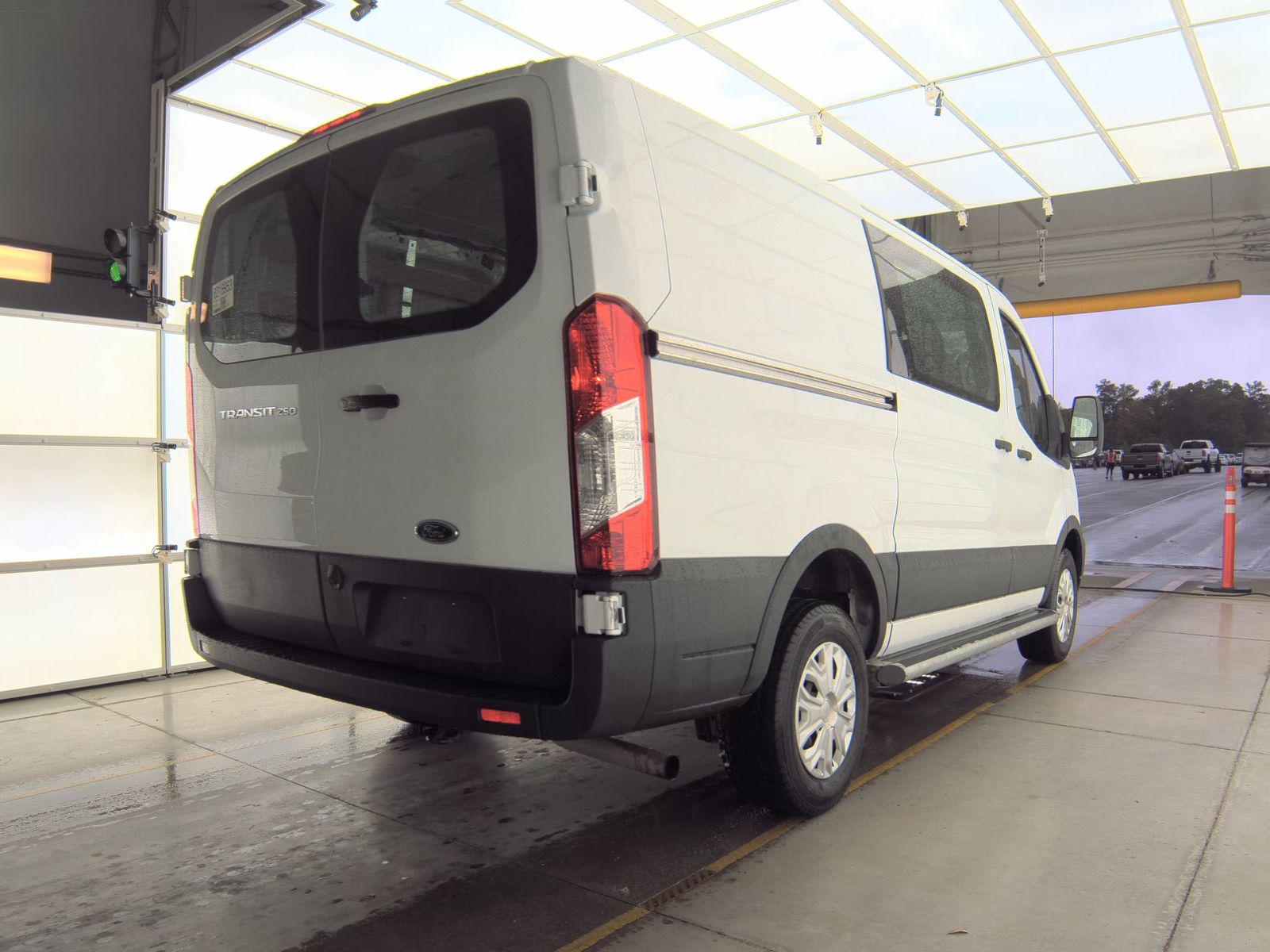 FORD TRANSIT 250 - 6