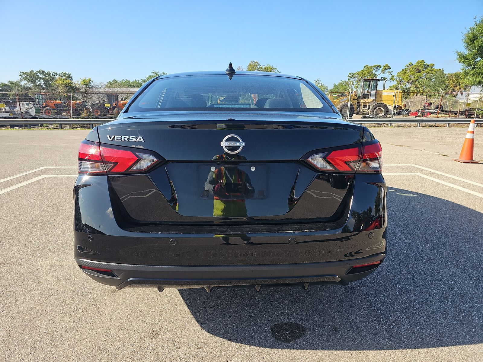 NISSAN VERSA - 6
