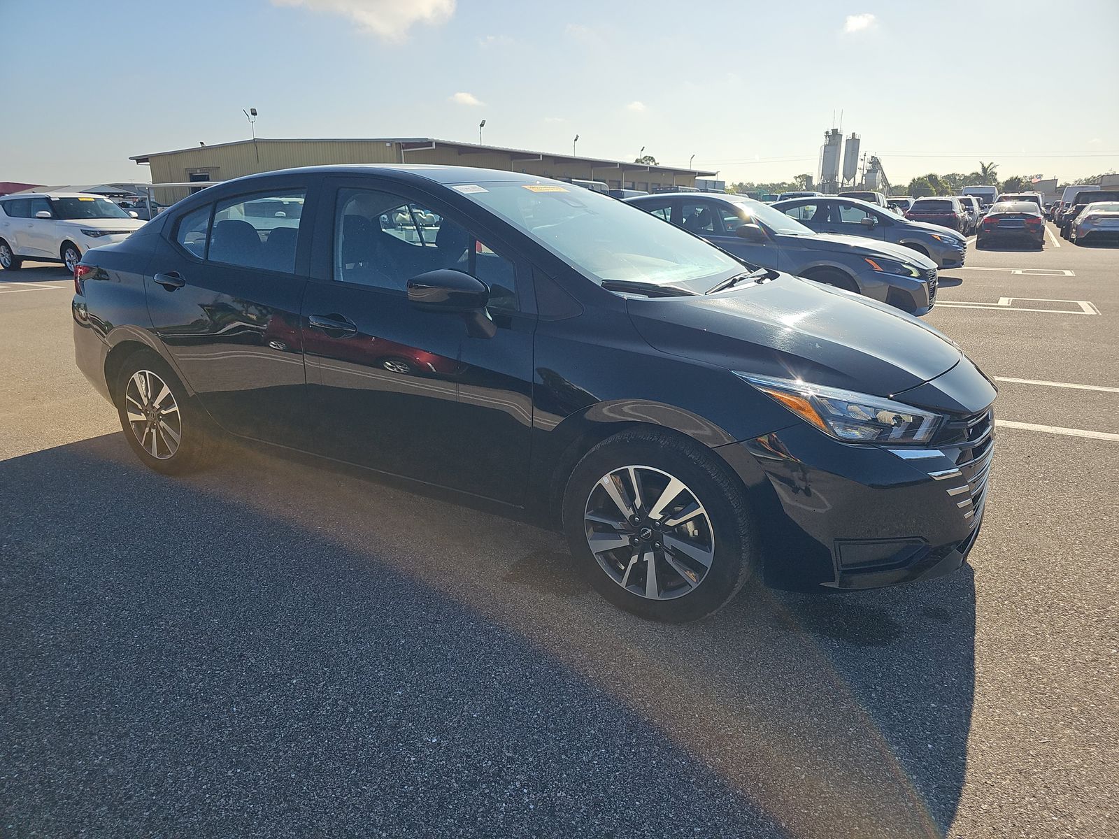 NISSAN VERSA - 4