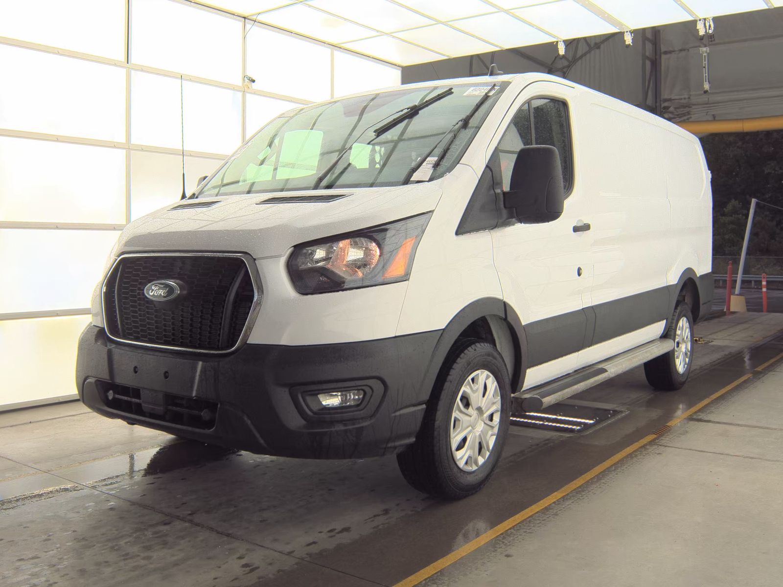 FORD TRANSIT 250 - 1