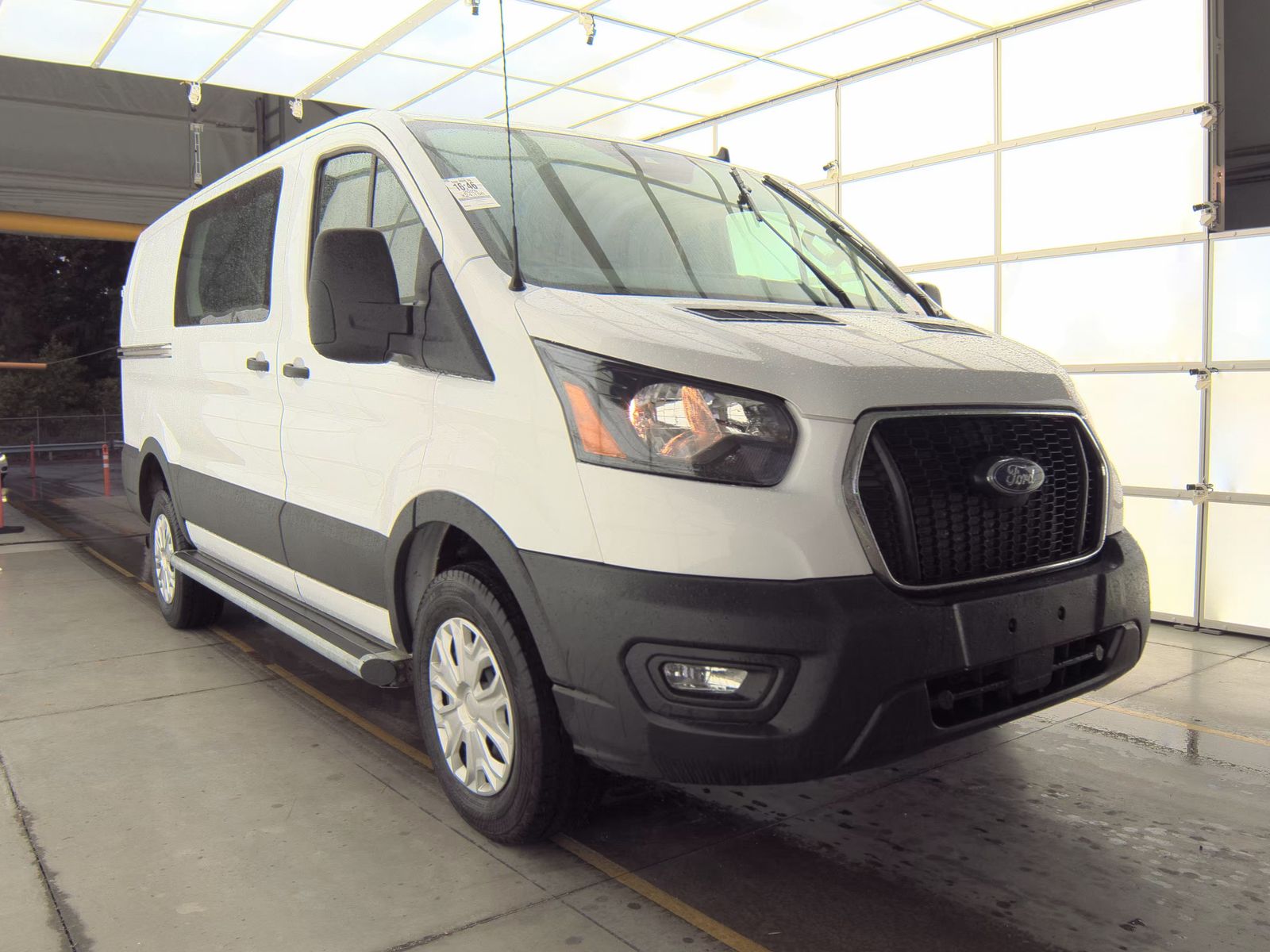 FORD TRANSIT 250 - 5