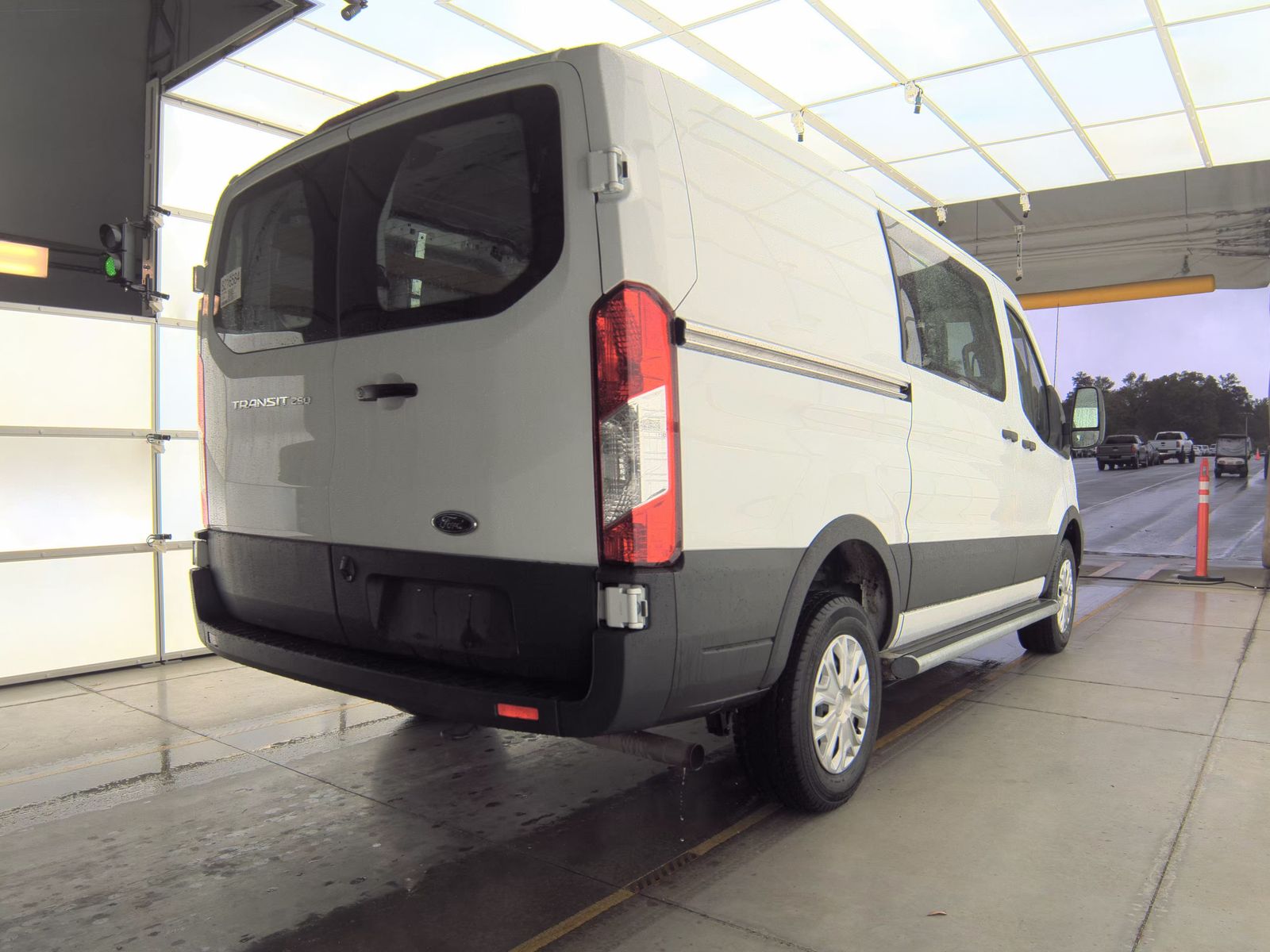 FORD TRANSIT 250 - 6