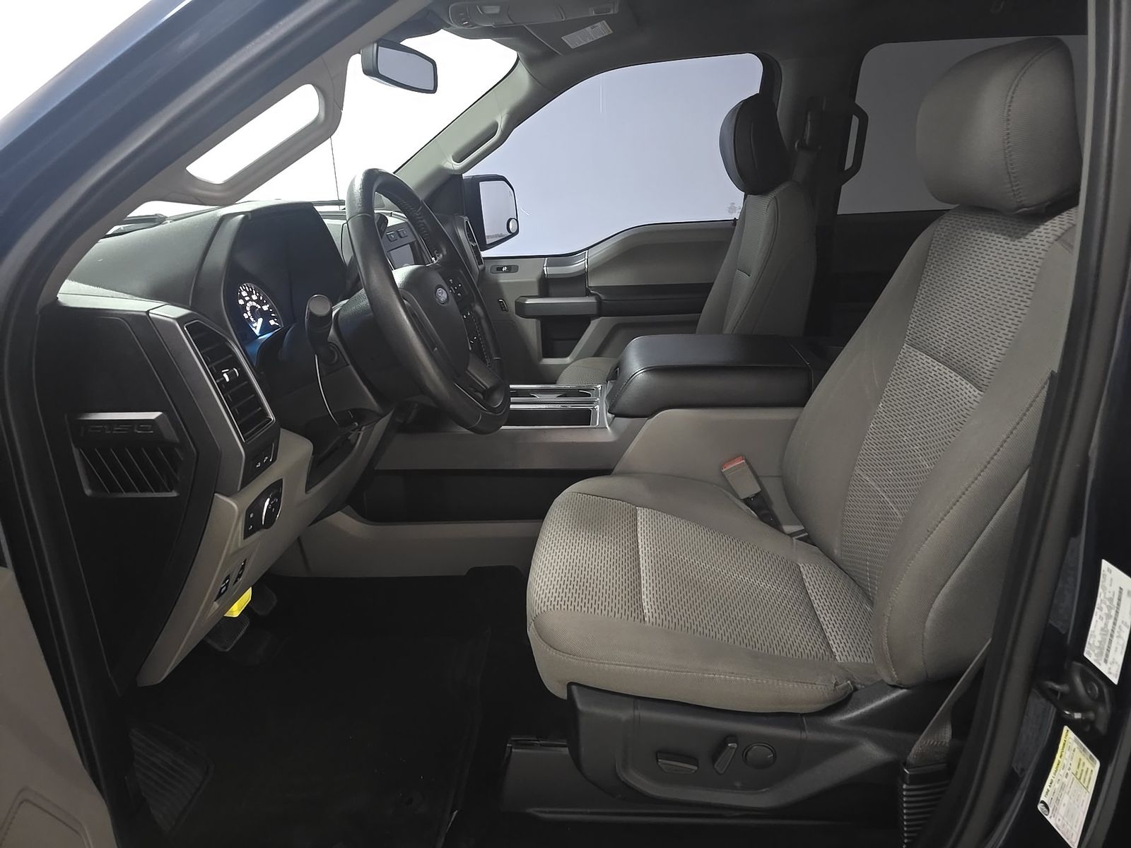 FORD F-150 - 8