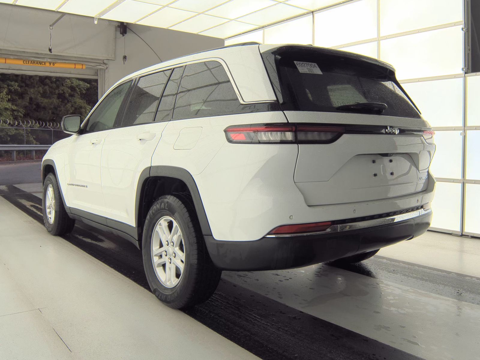 2023 Jeep Grand Cherokee Laredo RWD