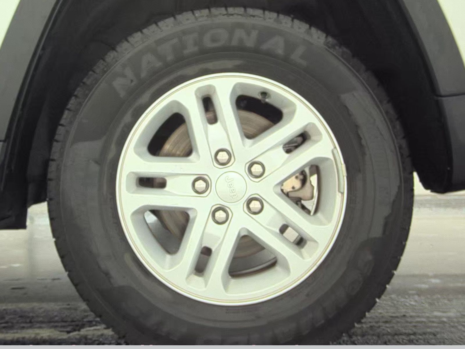 2023 Jeep Grand Cherokee Laredo RWD