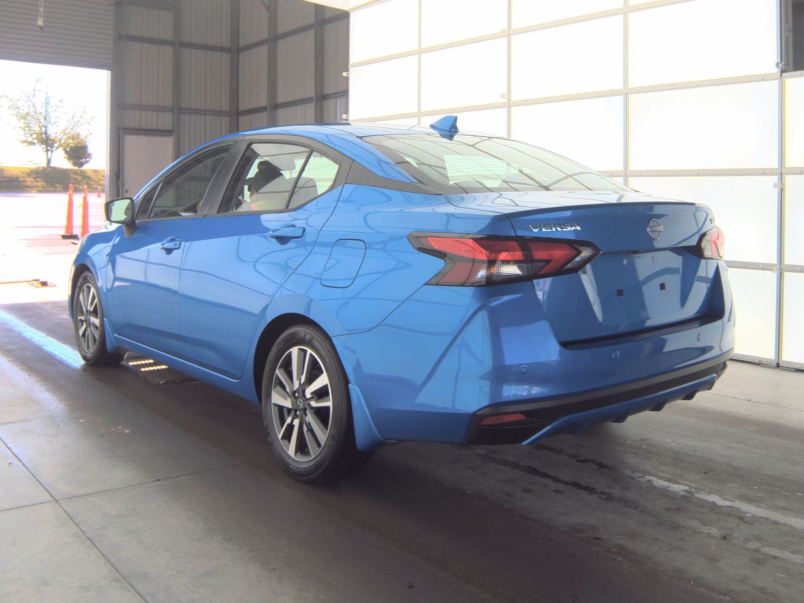 NISSAN VERSA - 9