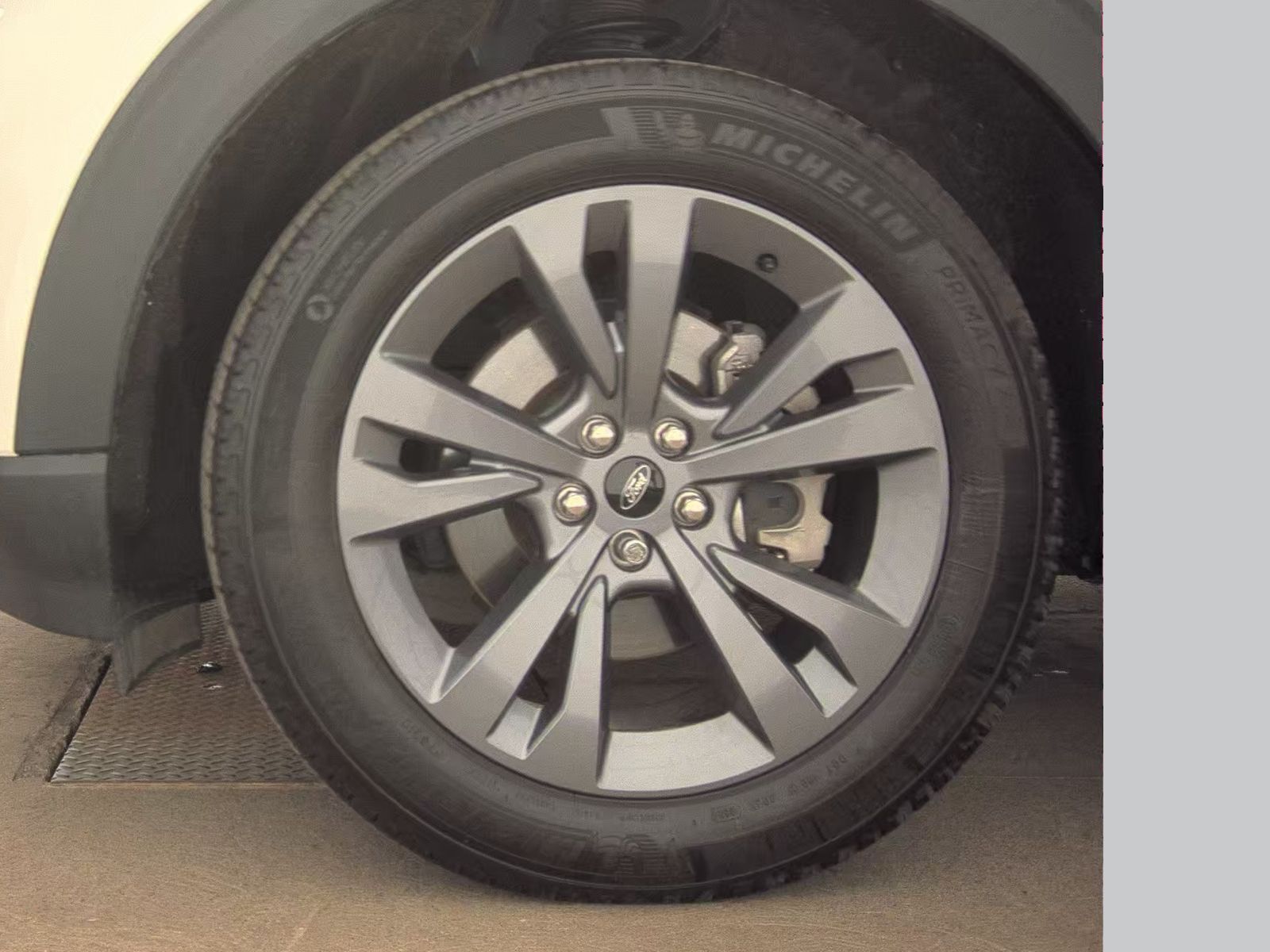 FORD EXPLORER - 10