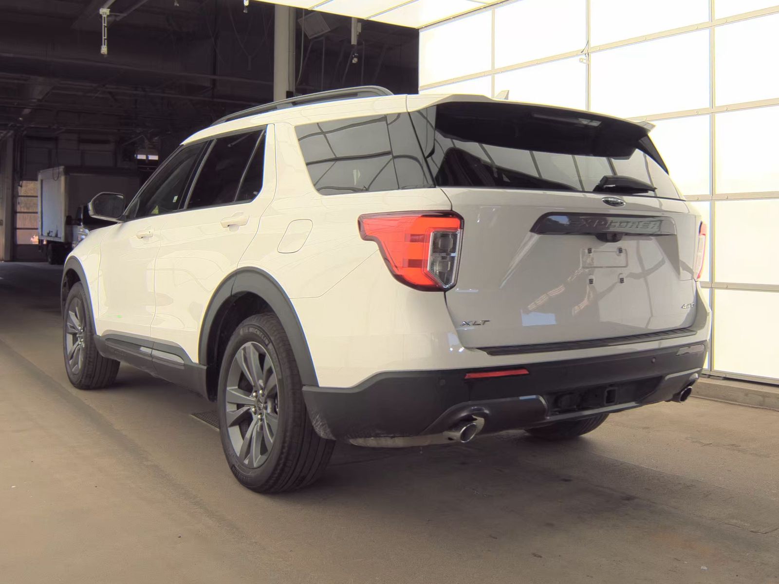 FORD EXPLORER - 9