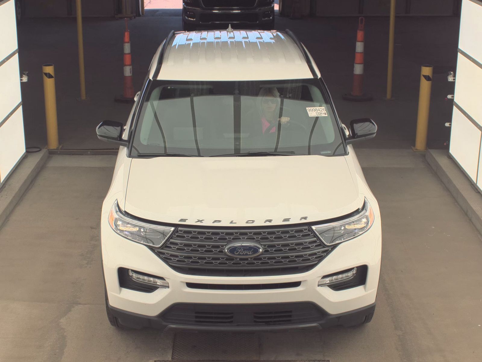 FORD EXPLORER - 3
