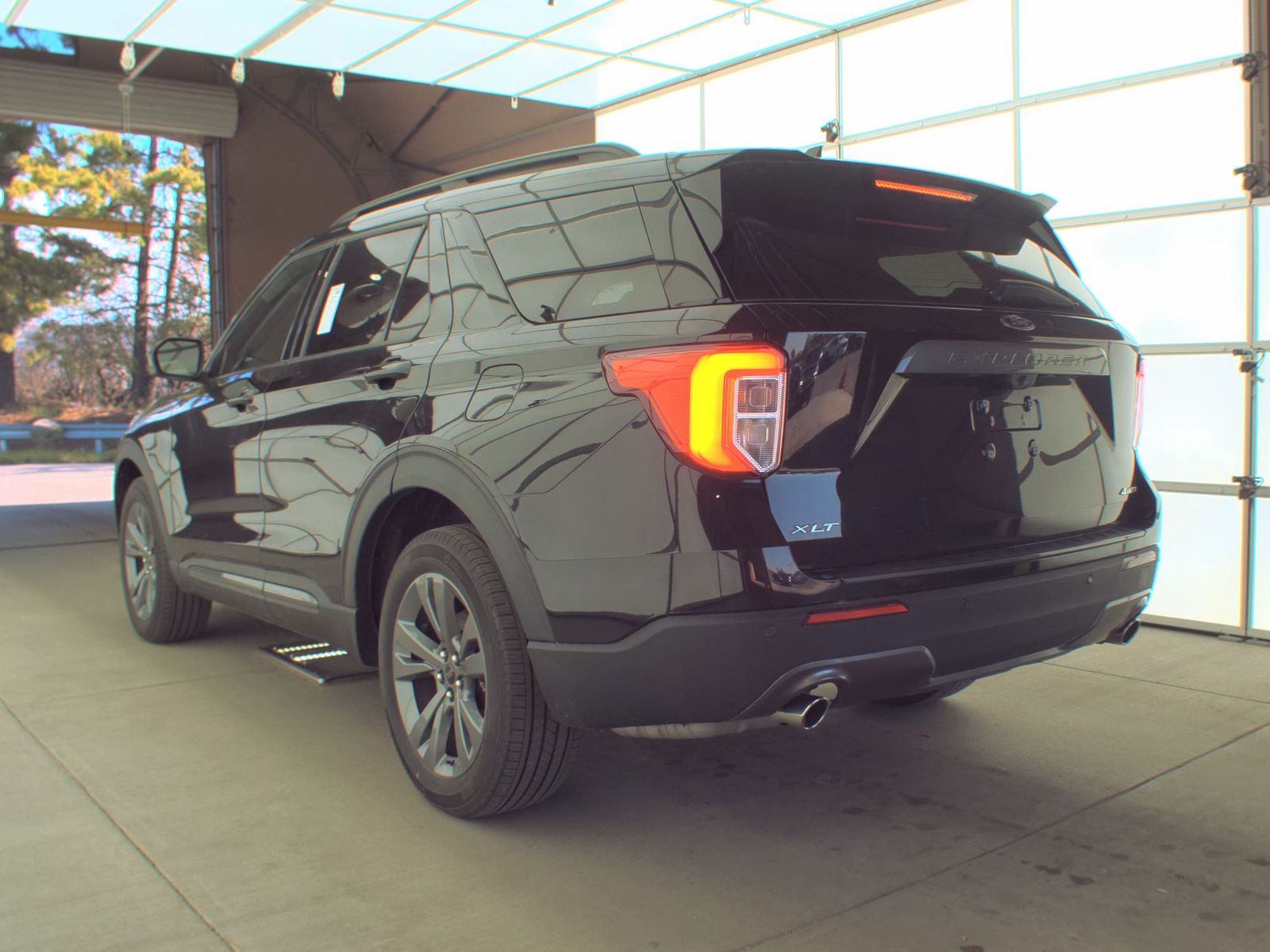 FORD EXPLORER - 9