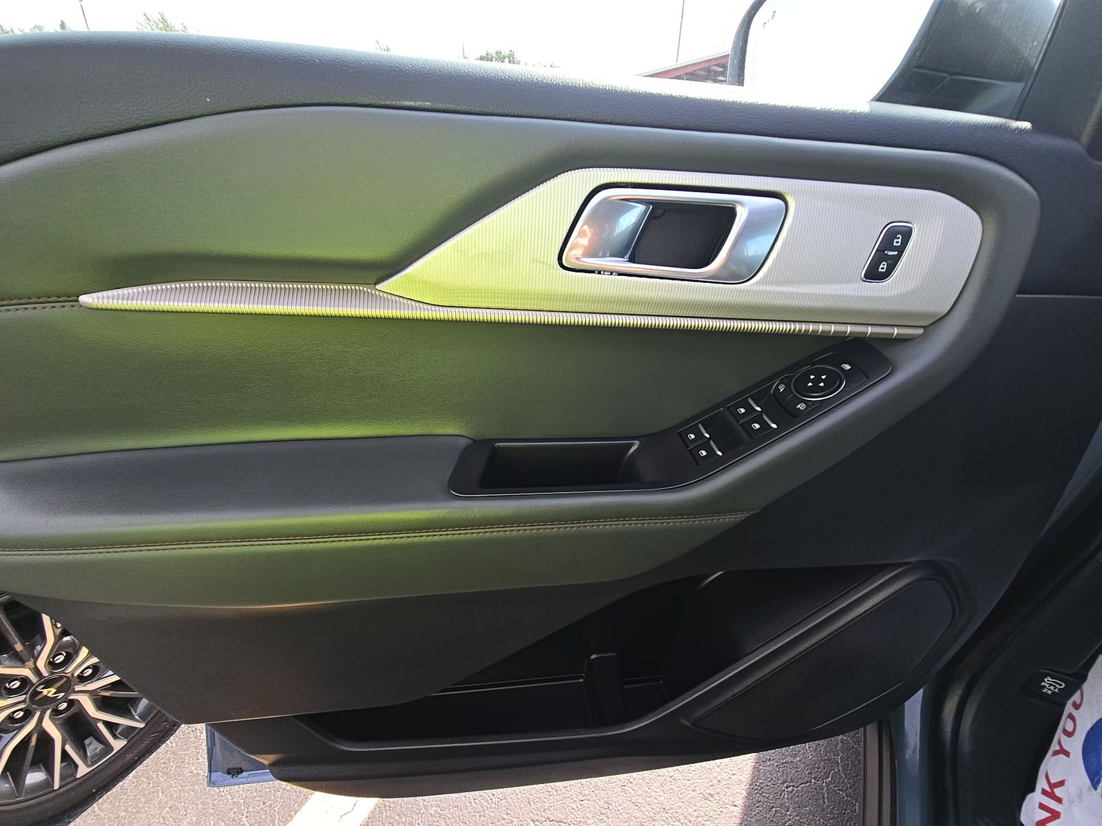 FORD EXPLORER - 10