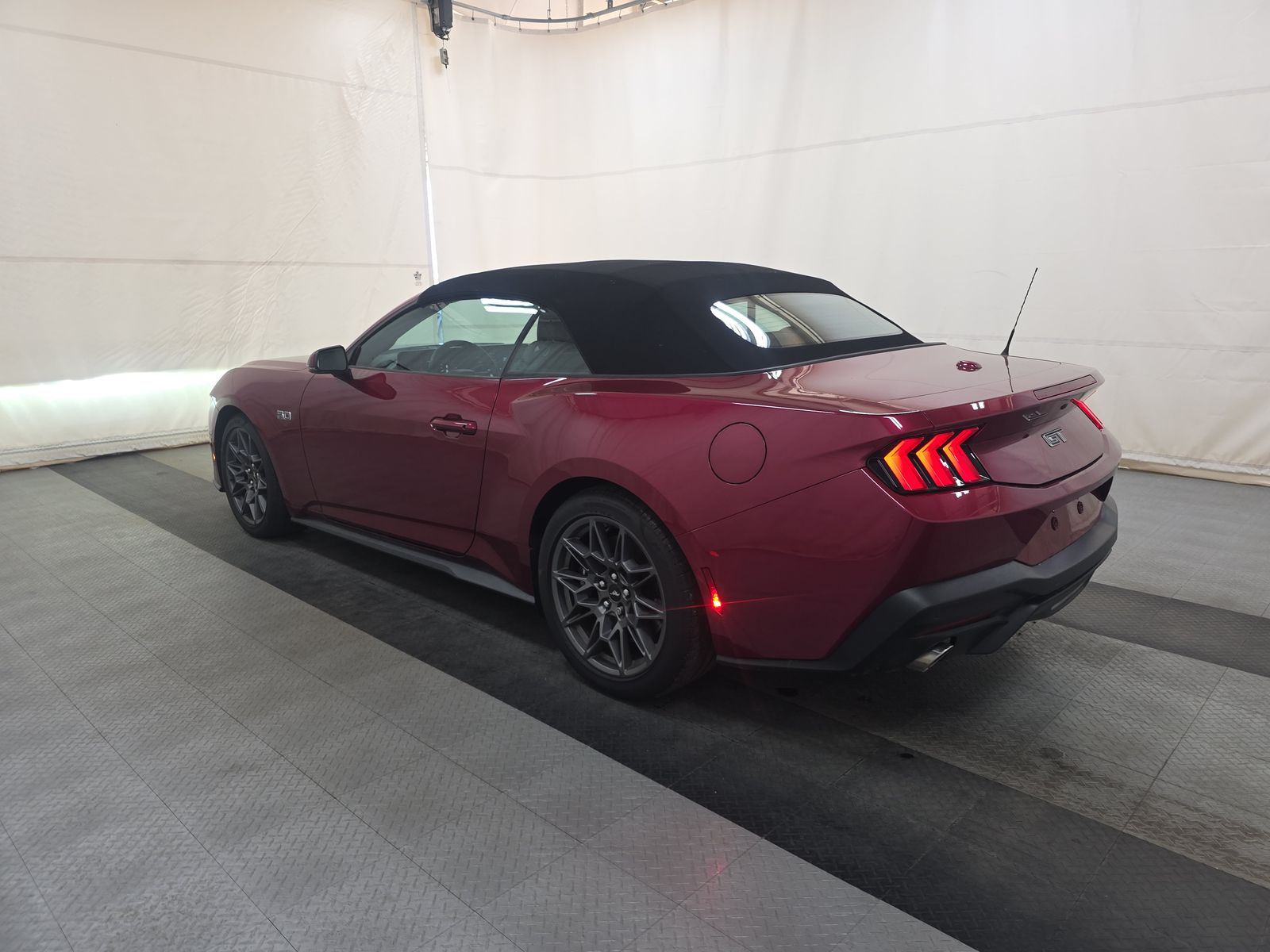 FORD MUSTANG - 7